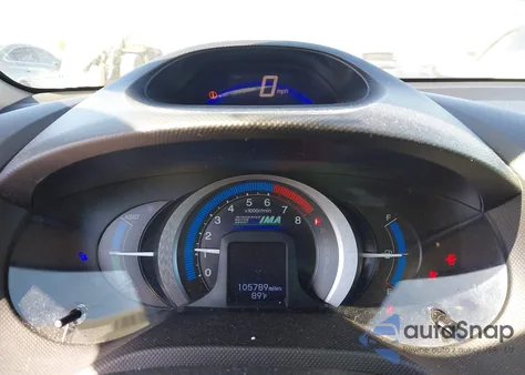 2011 Honda Insight from USA, damaged, VIN JHMZE2H32BS003362